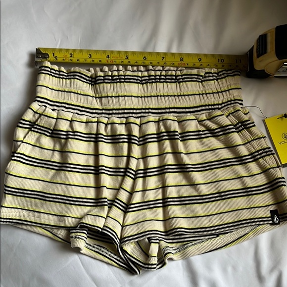 Volcom High Waist Yellow and Black Shorts - Picture 4 of 9